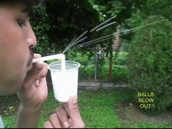 穷人的乐高什么样?印度大佬用垃圾做的玩具,火了