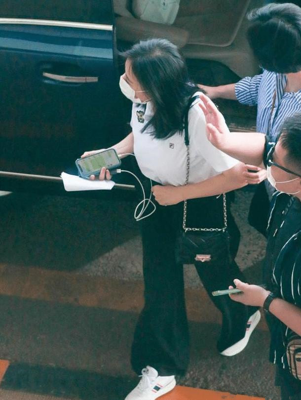 蔡少芬和陈法蓉相差几岁,蔡少芬陈法蓉这对港普姐妹花