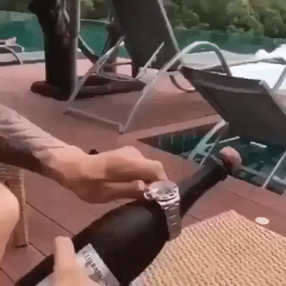 富二代发朋友圈的视频,富二代故意发朋友圈