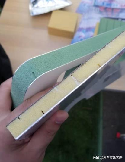 房车三明治板测试,房车分体式箱体与一体式箱体区别