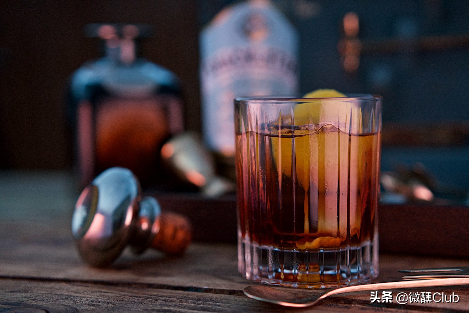 酒吧营销技巧培训课程,调酒吧台培训方案