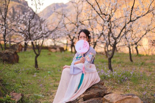 对联有大用,3个才子靠对联抱得美人归,成为千古佳话