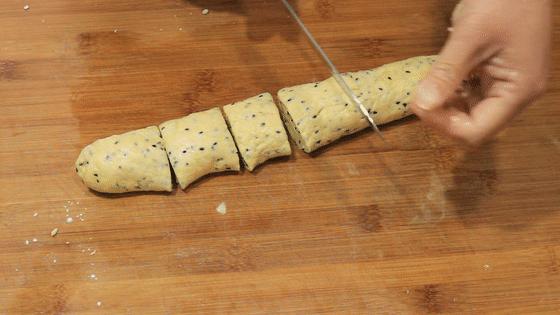 麻花的家常做法酥脆外面裹一层糖,麻花的家常做法怎样搓