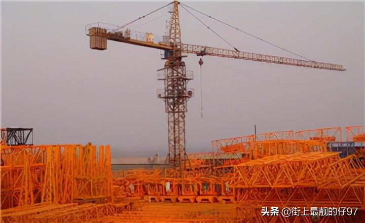 塔吊操作员有前途吗,塔吊信号工工资一般多少