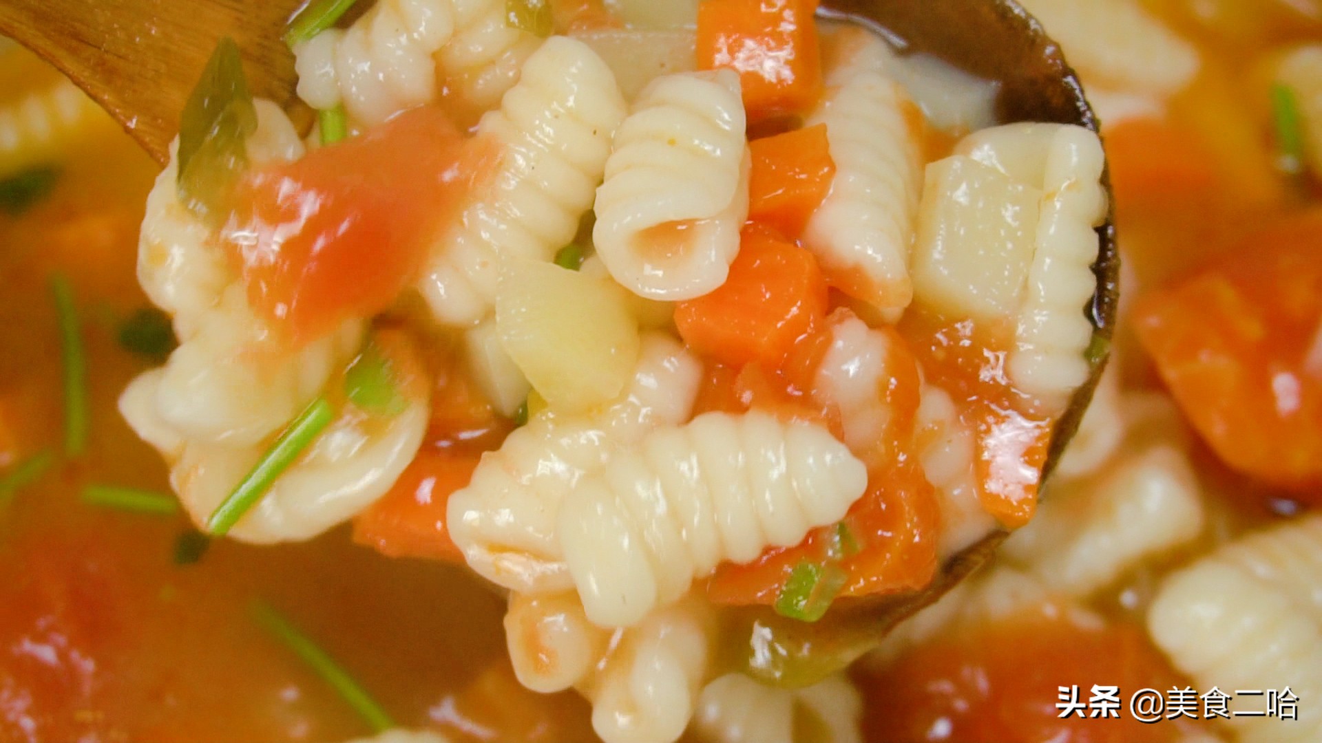 做陕西麻食又软又好吃,陕西人顿顿都离不开的辣子酱夹馍