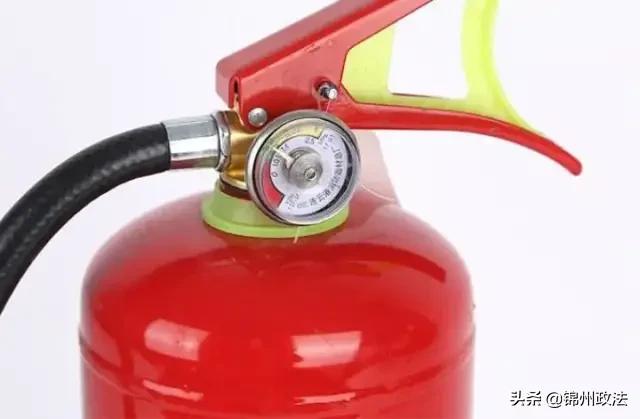 楼上遇到火灾有家用灭火器可以吗,高楼大火用灭火器灭火对吗