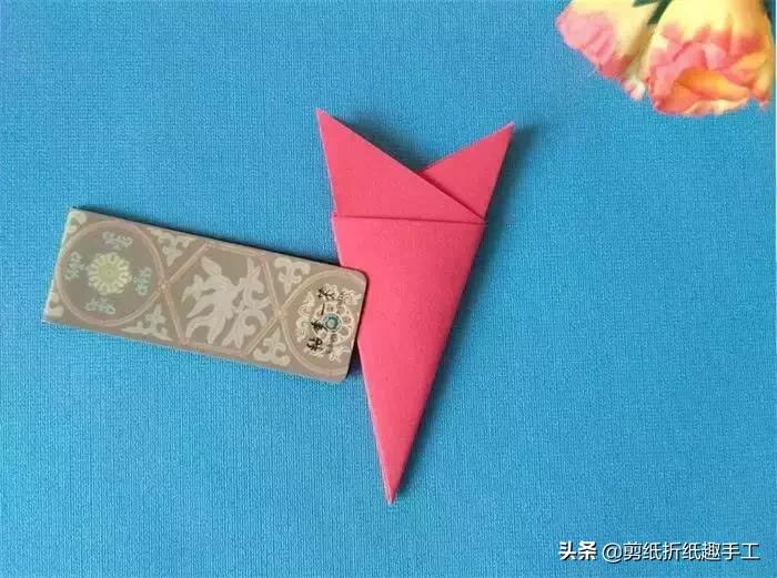 牛年手工窗花剪纸步骤图解,剪纸窗花教程新手入门