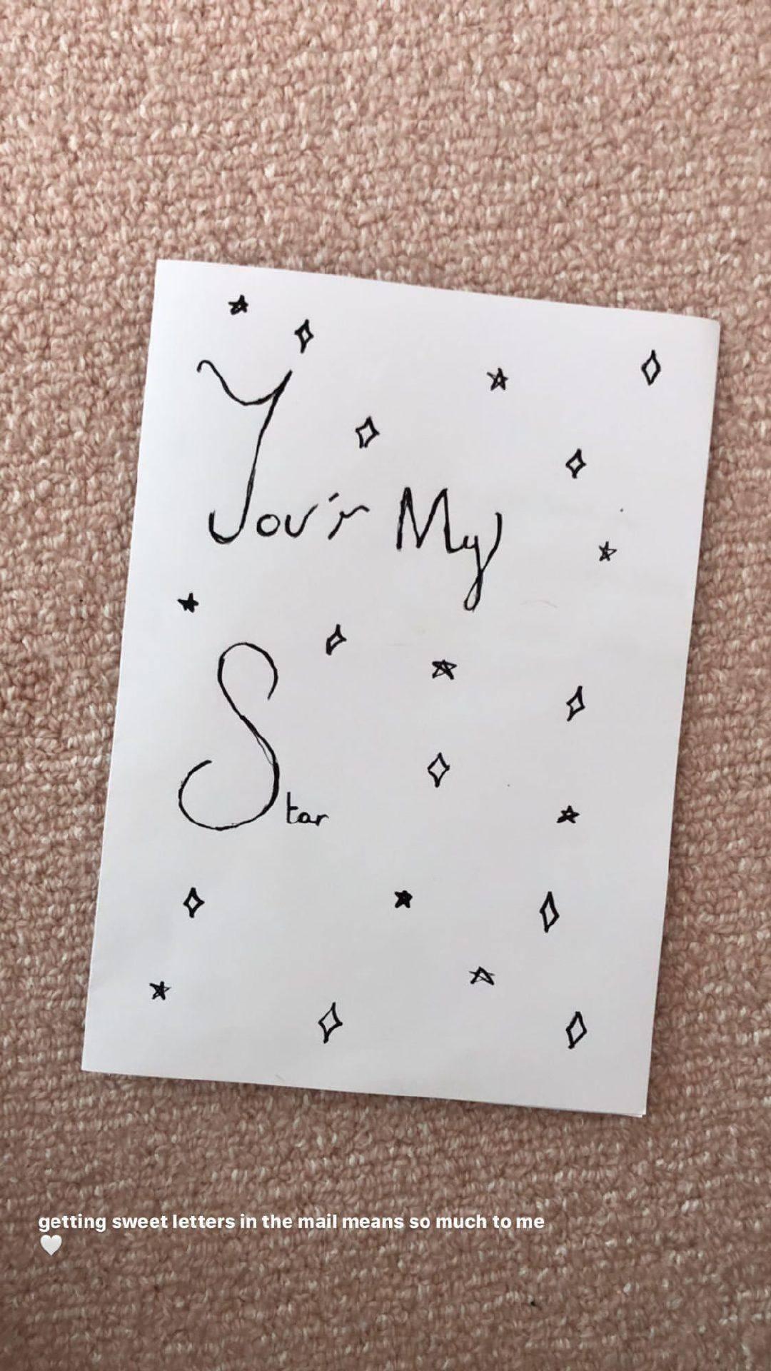 8岁小七的爱！七公主把大哥布鲁克林送礼物，给大嫂写告白卡片