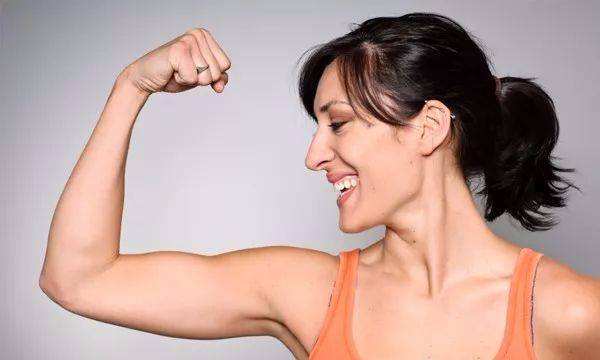 麒麟臂手臂粗怎么减最快瘦下来,如何将自己的小细胳膊练成麒麟臂