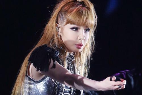 2ne1朴春最新消息,韩国潮流女团2ne1最新回归舞台