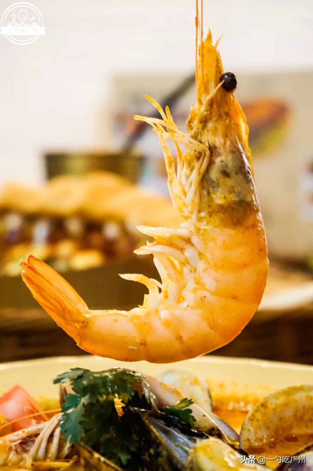 神经病啊！在泰国卖100的绿奶茶这只卖18？真相竟是老板有租收..