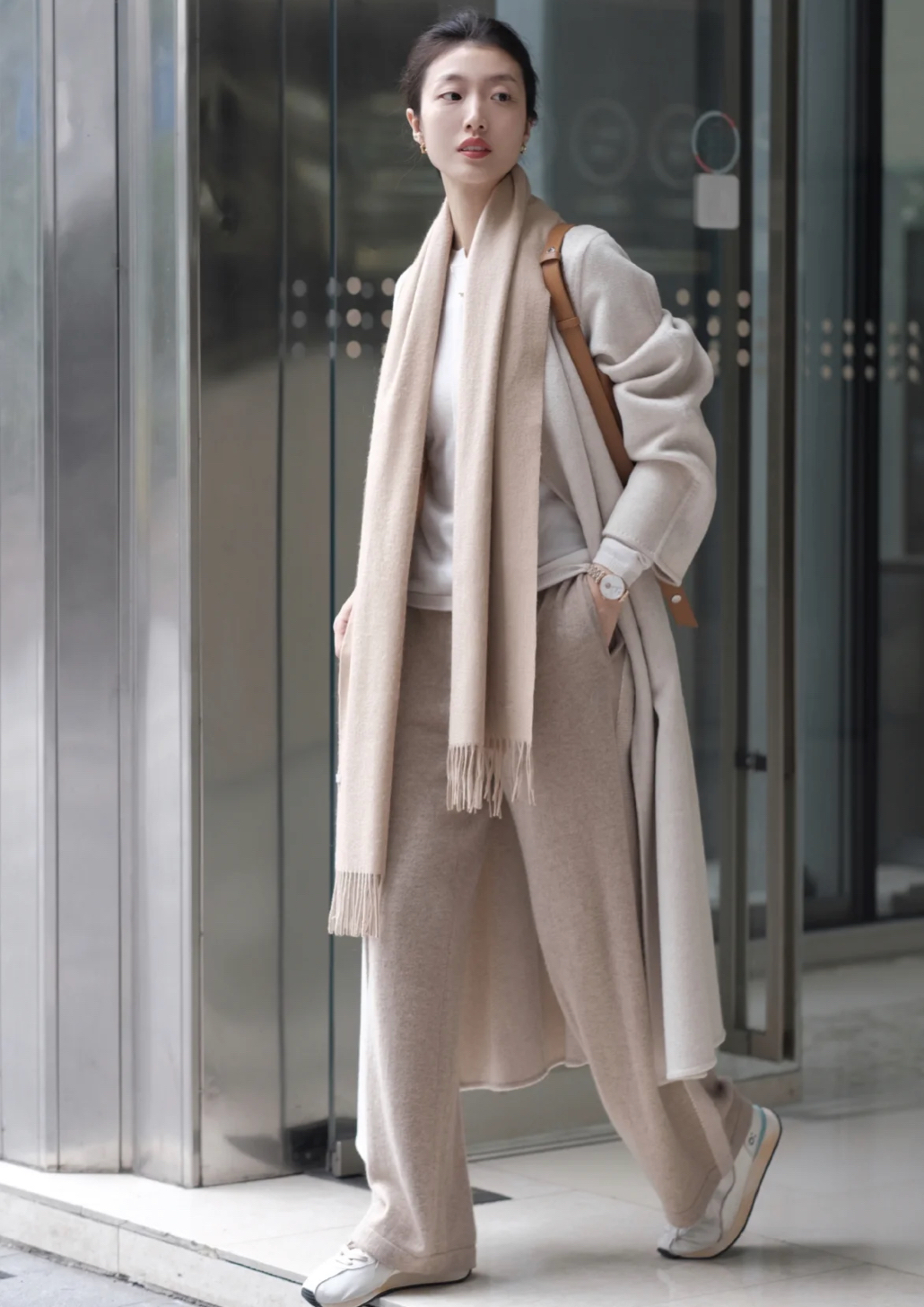 羊绒大衣怎样穿才好看,羊绒大衣的各种穿搭