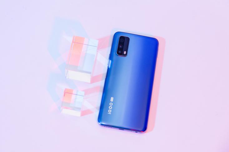 凌乱的桌面不好找应用?iQOOZ1x抽屉模式见招拆招