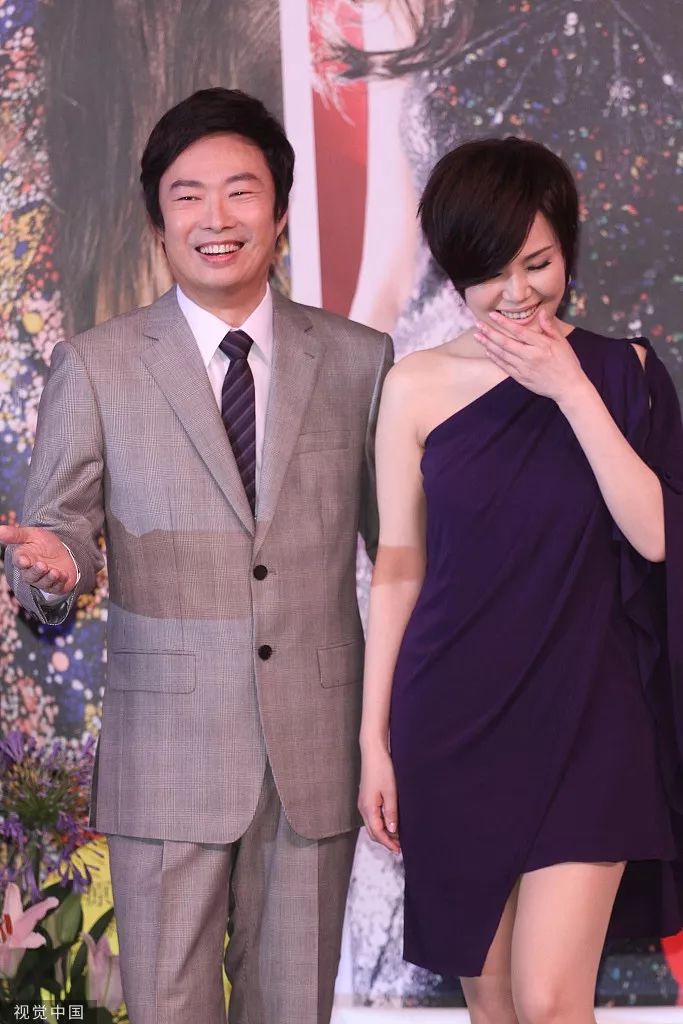 64岁费玉清告别歌坛,现场泪奔,万望珍重