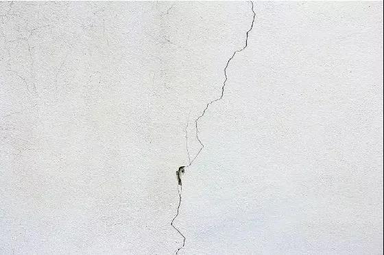 房屋墙面刷漆处理方法,墙面刷漆起皮脱落怎么处理