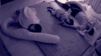 邓超为女儿做滑雪鞋，发微博却遭网友“嘲笑”，称“实力坑娃”