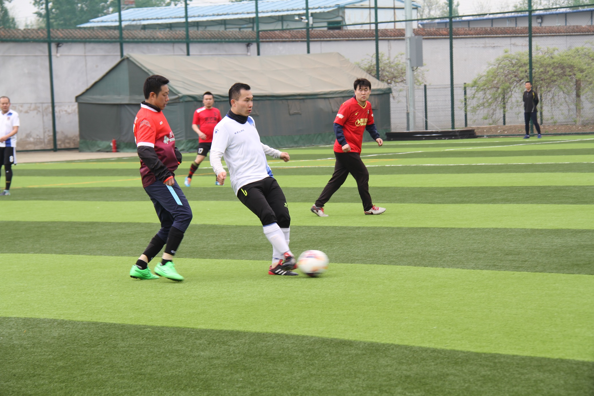 足球必须永不言弃,足球人间好时光