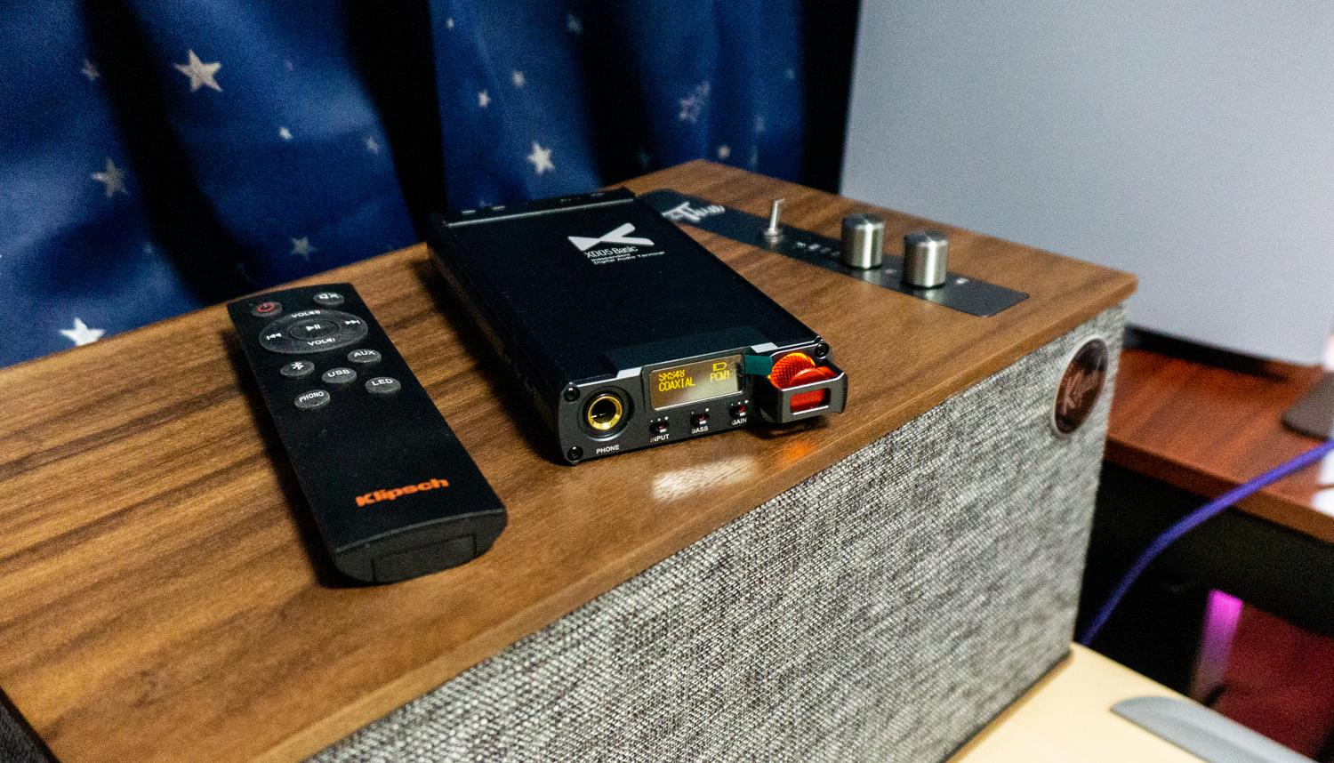 游戏宅理想桌面,电竞头戴式耳机rog棱镜s