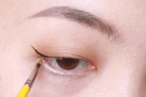 了这个大眼妆，出门被误认为是Lisa