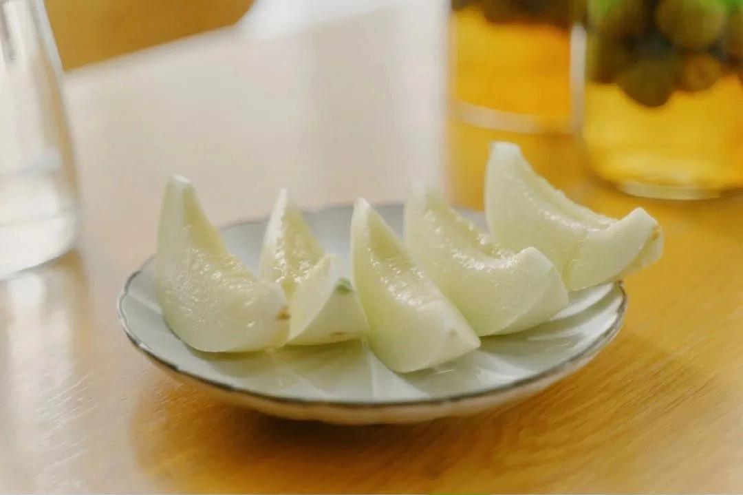 有些喜欢是有点喜欢的意思吗,有些喜欢是情不自禁的