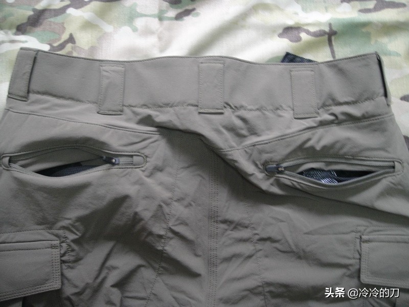 超弹又修身，但是不够耐磨：5.1174401TRAVERSE511攀登者长裤