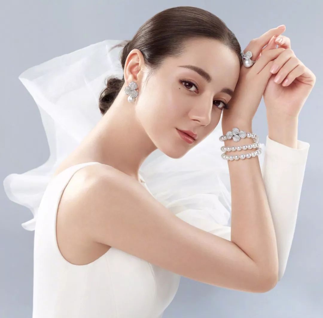 珍珠晶莹凝重,珍珠圆润光洁