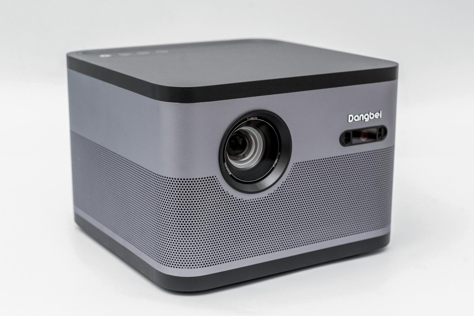 当贝投影仪f3家庭影院,当贝newf3投影仪测评