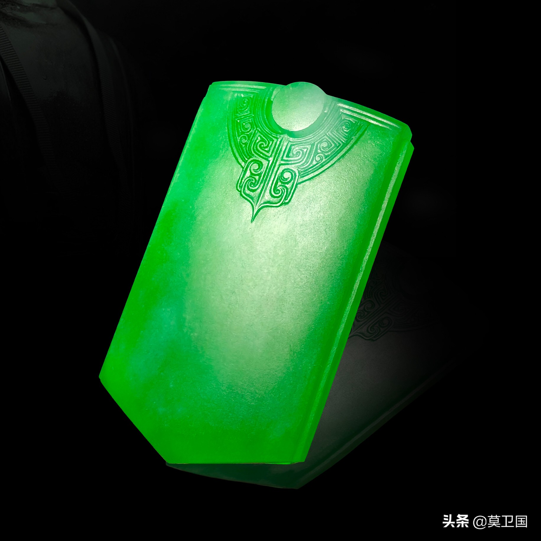 翡翠色根决定价值,色根是翡翠的内部结构吗