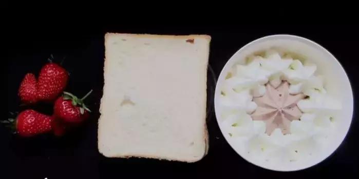 颜值和口感一样高的甜品,抹茶冰激凌三明治