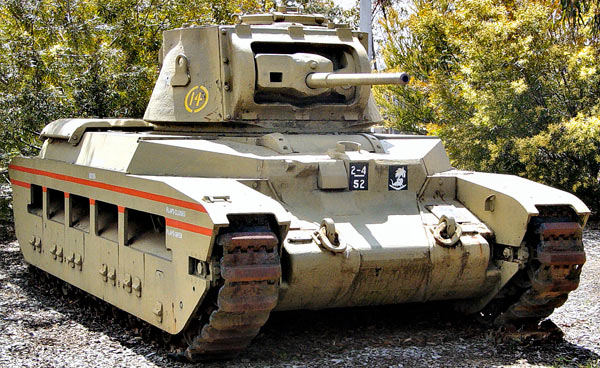 二战英军玛蒂尔达坦克,二战英国撒克逊装甲车