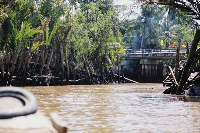 夜游湄公河在哪里看到景点,穿行在路上