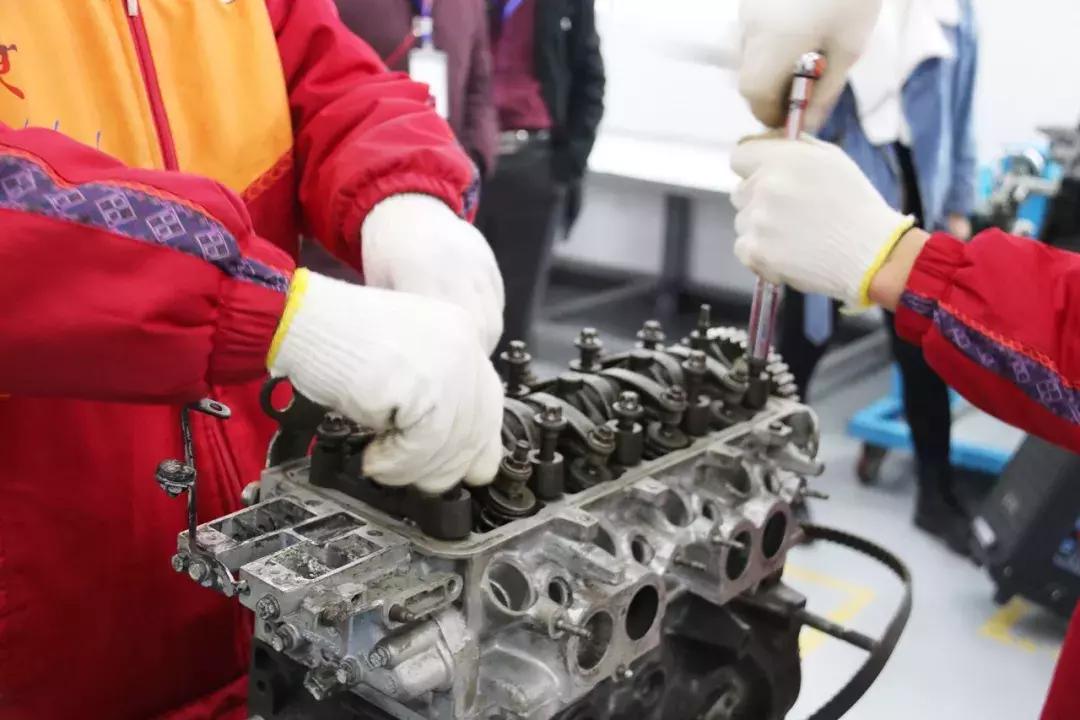 厉害了我们的新时代内容简介,松桃中等职业学校