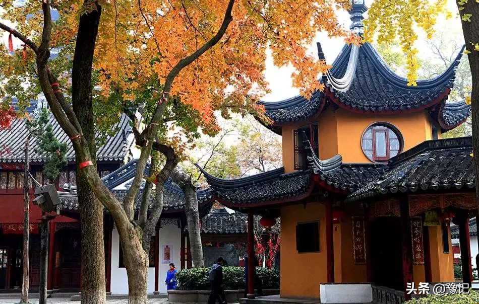 中国贴的门神一般是什么,门神的正确贴法哪个在左哪个在右