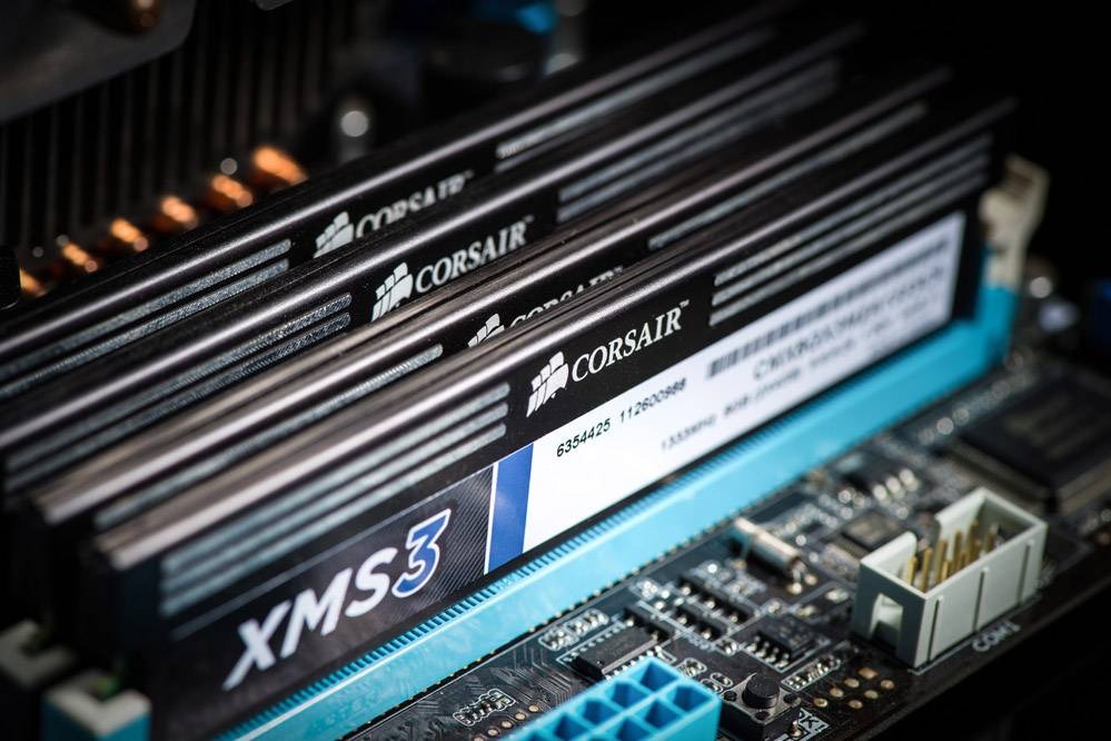 4个内存槽能全插满性能提升吗,内存插槽要不要插满