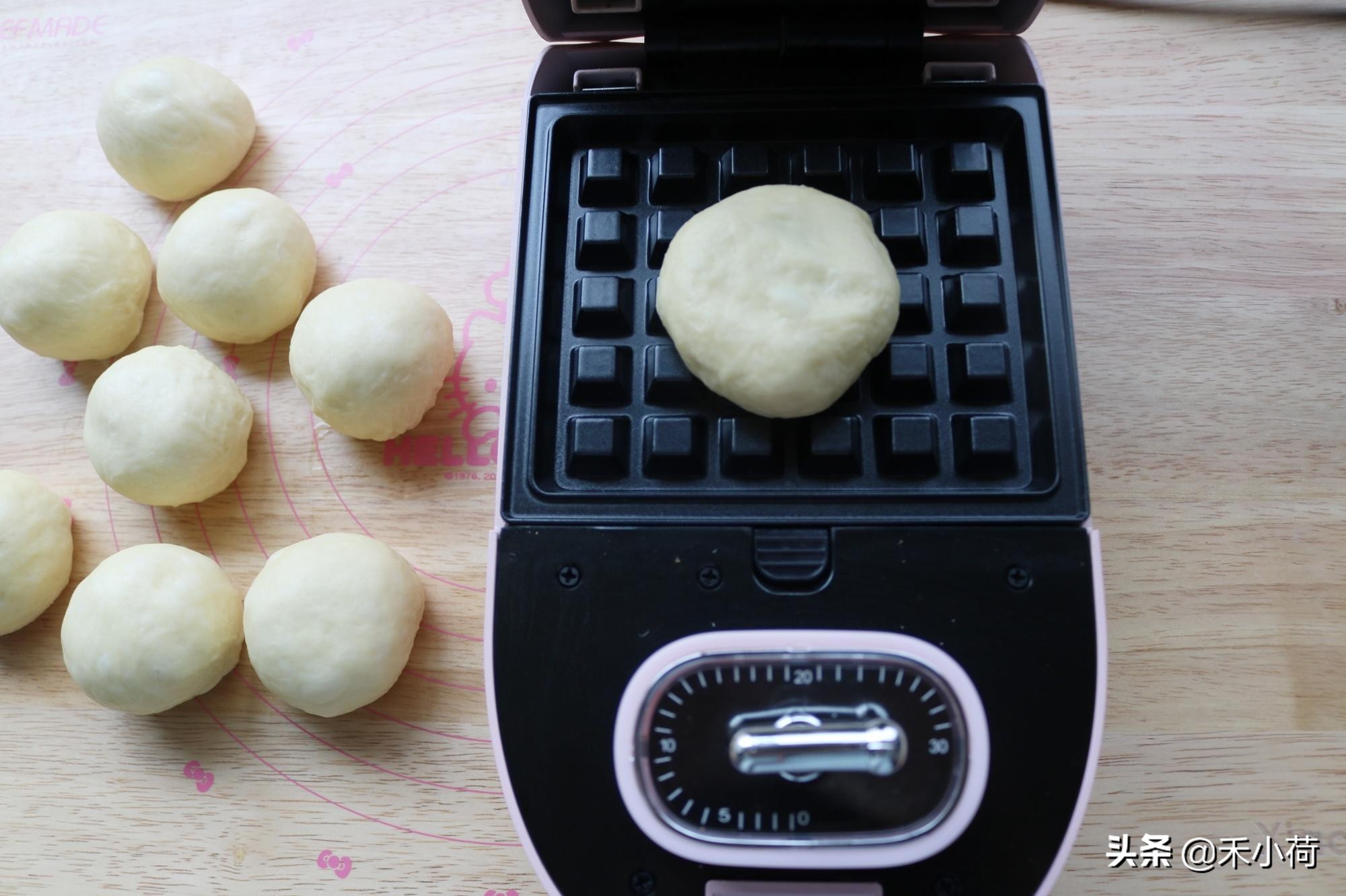 女儿挑食不吃早餐,花20分钟准备花样面包,一口气吃3个