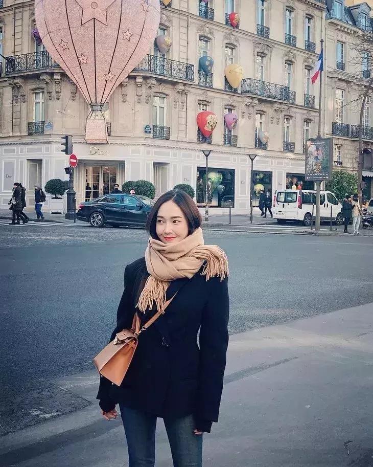 围巾怎么挑选适合自己的,买围巾又好看又简单