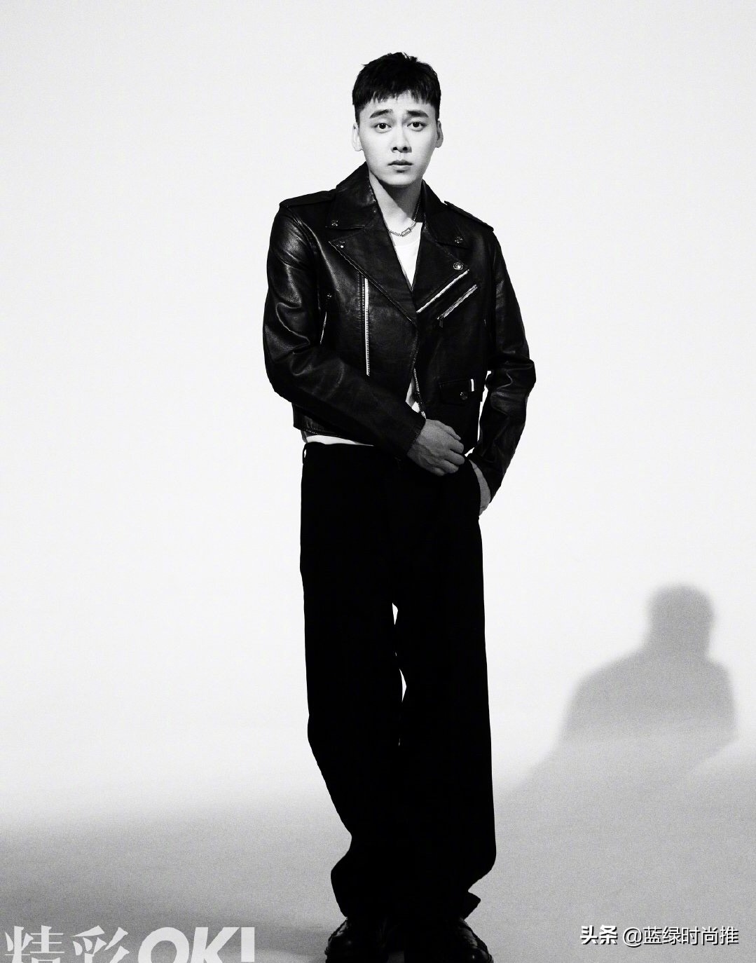 李易峰辨识度高,李易峰红衣造型竖屏