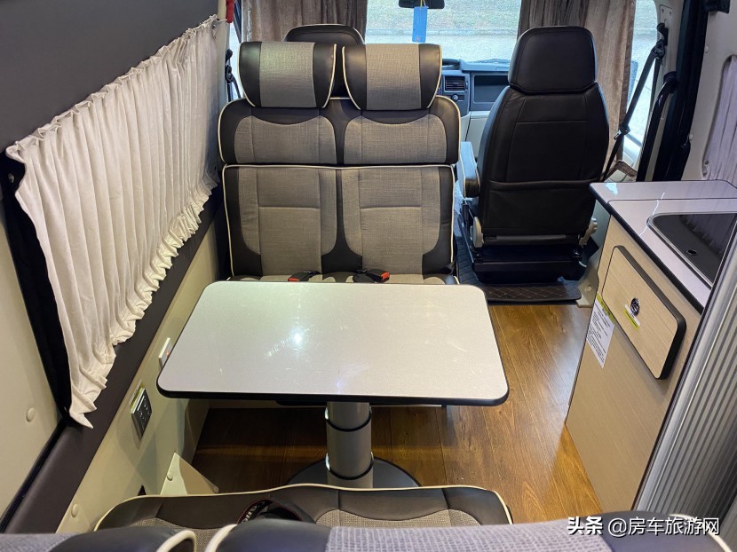 福客特进口福特商旅房车,福客特四驱越野商务单人房车