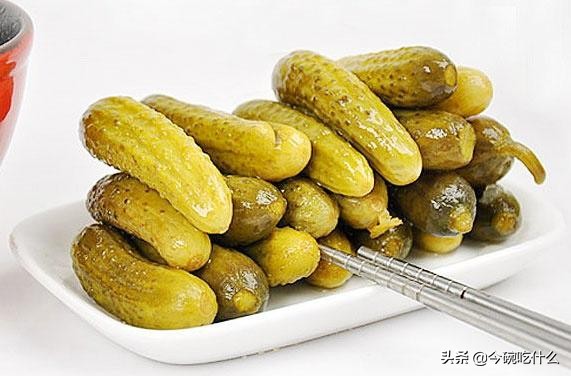 风味独特的四川泡菜制作及养护法，见证一坛传家泡菜的诞生