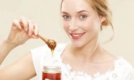 脸部极度缺水补水时刺痛怎么办,脸部严重缺水怎么补水男生