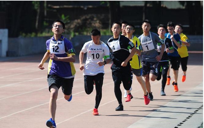 体育老师公认的“省力”跑步办法,学会以后,轻松通过体育考试