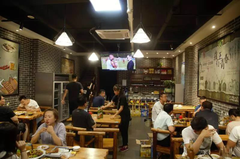 没学烧烤技术能开烧烤店吗,烧烤师傅可以自己开一个烧烤店吗