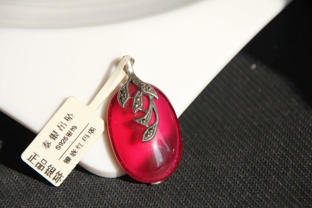 足金跟银饰一起佩戴,佩戴银饰有什么讲究禁忌