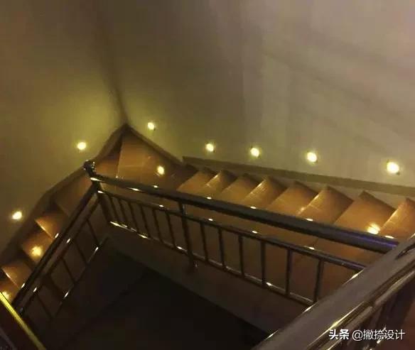 楼梯拐角墙壁灯,家里楼梯墙面灯