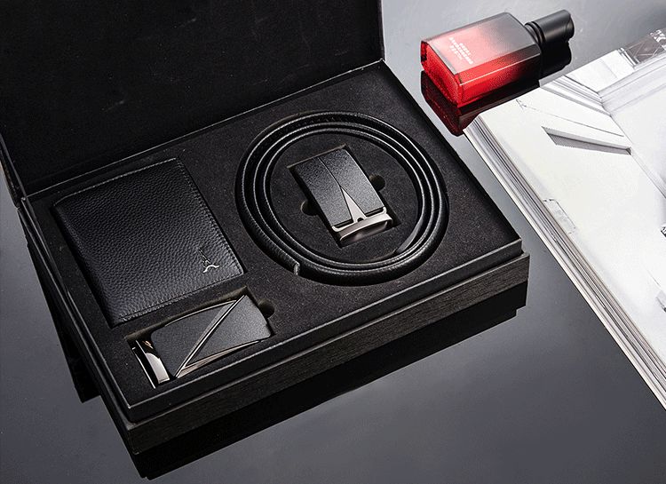 女人看包包男人看手表,女人看包包