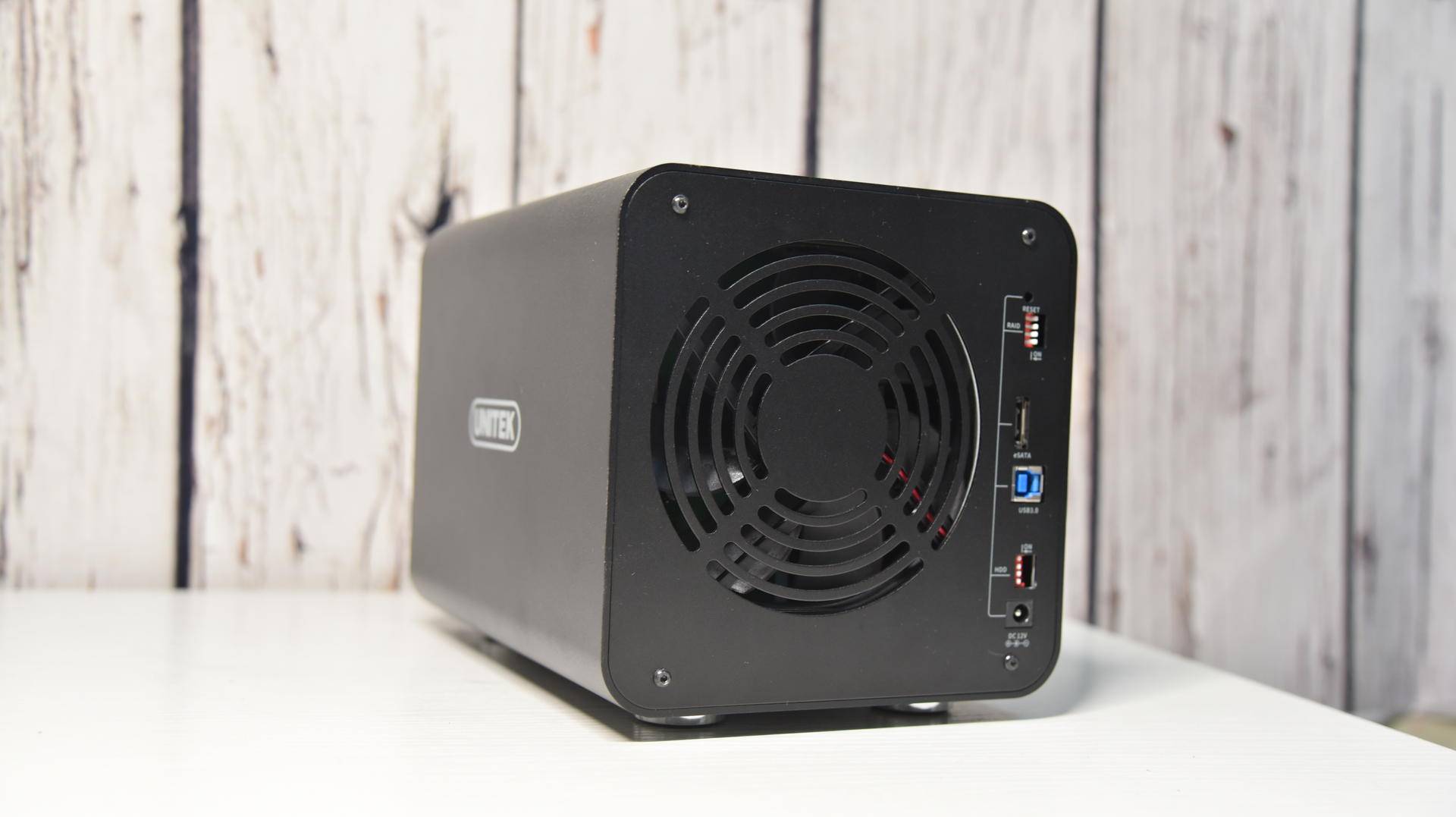 机箱位不够,硬盘柜来凑—优越者四盘位磁盘阵列柜S301A简评