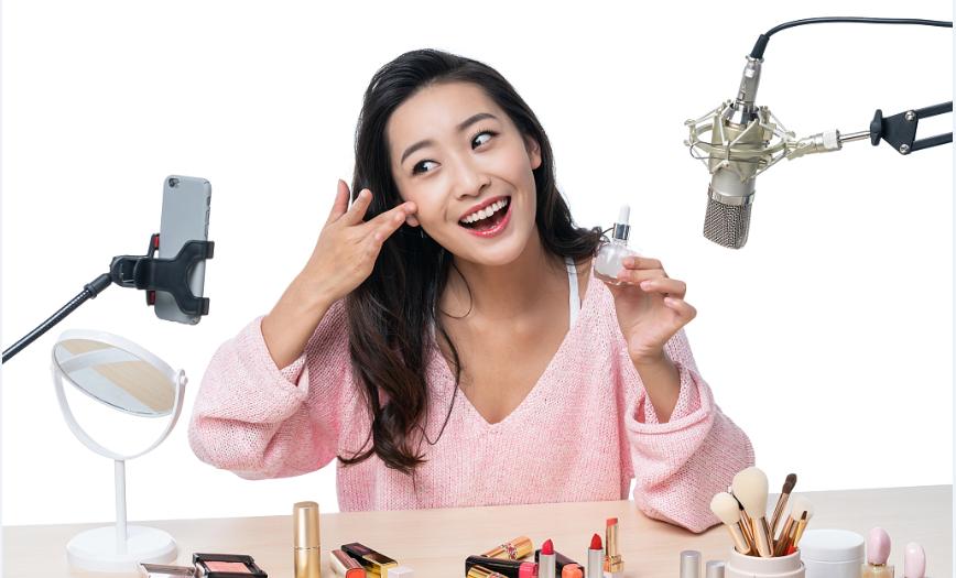 为什么抖音直播带货会那么火爆,抖音直播带货是开通小店还是橱窗