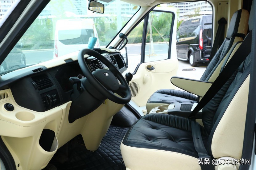 福客特进口福特商旅房车,福客特四驱越野商务单人房车