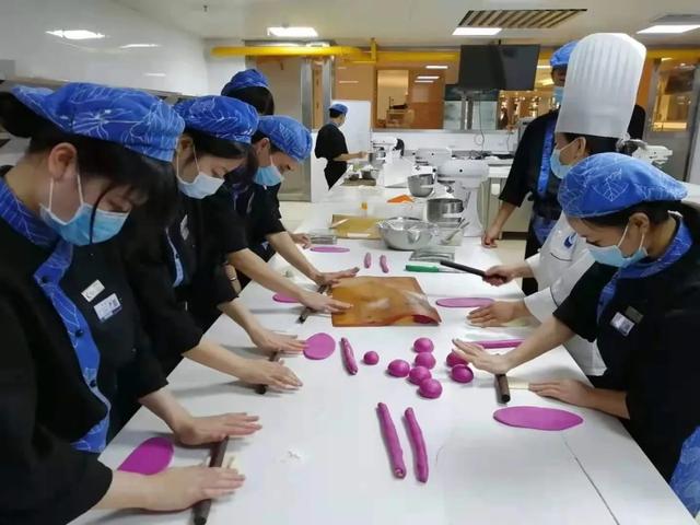 三亚中瑞酒店管理学院招生办,海南三亚中瑞酒店管理职业学院