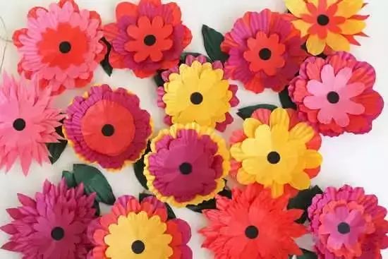 银杏叶手工花贴画幼儿园简单,彩色皱纹纸怎么做手工花幼儿园